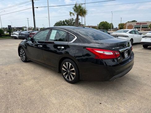 Used 2016 Nissan Altima 2.5 SV FWD image 3