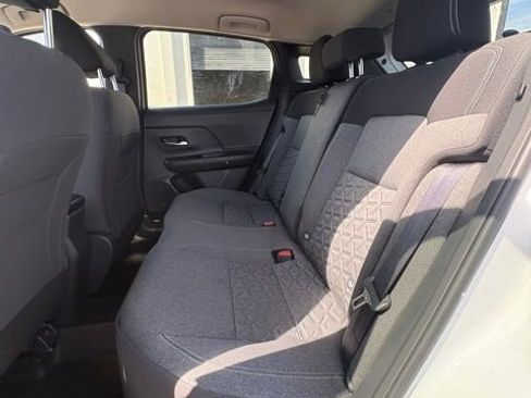 Used 2025 Nissan Kicks SV image 8