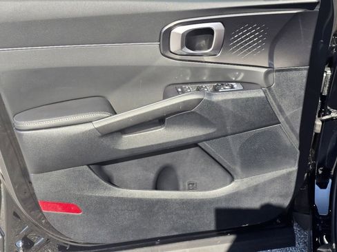 Certified 2025 Kia Sorento S w/ Panoramic Sunroof Package image 12