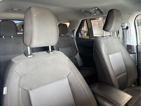 Used 2022 Ford Explorer XLT AWD/4WD image 41