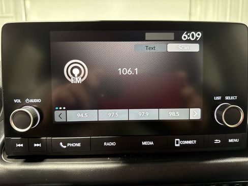 Used 2025 Honda HR-V LX image 21