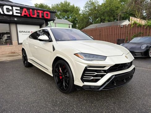 Used 2022 Lamborghini Urus AWD/4WD image 3