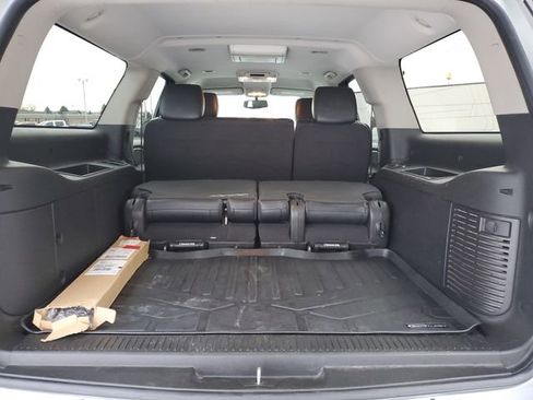 Used 2014 Chevrolet Suburban LT image 23