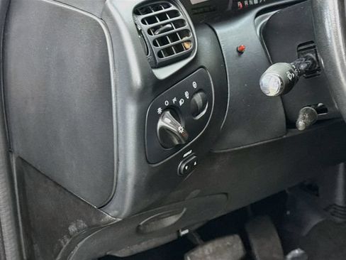 Used 2001 Ford F150 Harley-Davidson RWD image 10