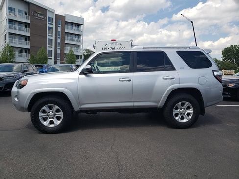 Used 2017 Toyota 4Runner SR5 AWD/4WD image 5