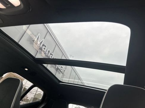 Certified 2025 Volvo XC40 B5 Plus AWD/4WD image 28