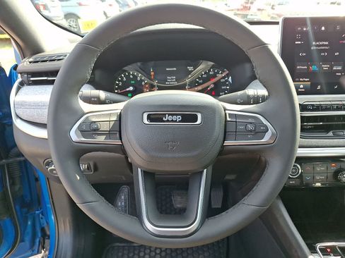 Used 2023 Jeep Compass Latitude w/ Convenience Group AWD/4WD image 18