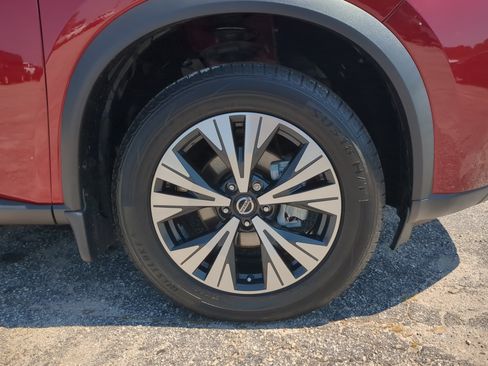Used 2021 Nissan Rogue SV w/ Premium Package FWD image 9