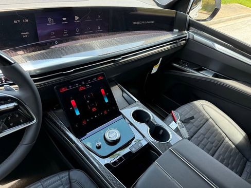 New 2026 Cadillac Escalade V AWD/4WD image 29