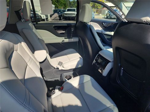 New 2026 Lincoln Aviator 2WD image 22