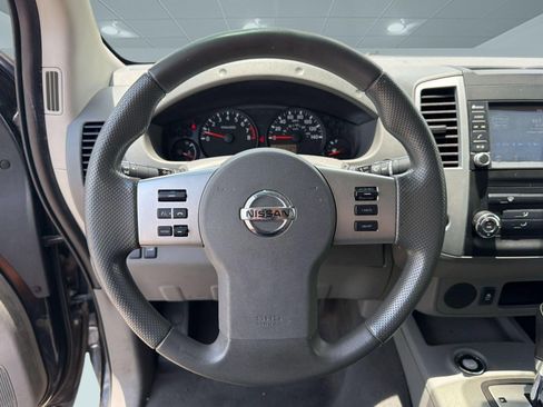 Used 2020 Nissan Frontier SV RWD image 10