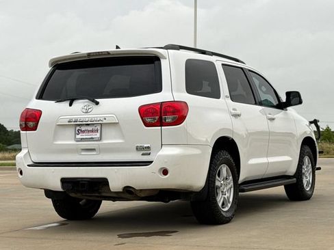 Used 2016 Toyota Sequoia SR5 w/ Premium Package AWD/4WD image 9