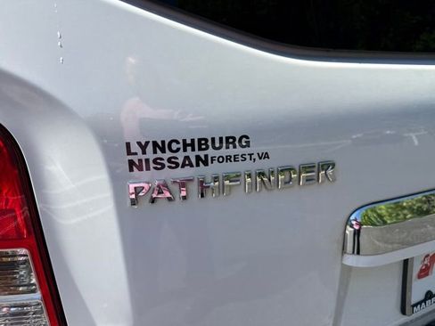 Used 2012 Nissan Pathfinder LE AWD/4WD image 9