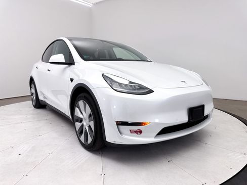 Used 2022 Tesla Model Y Long Range AWD/4WD image 10