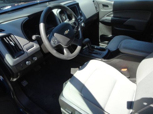 Used 2019 Chevrolet Colorado W/T w/ WT Convenience Package AWD/4WD image 8