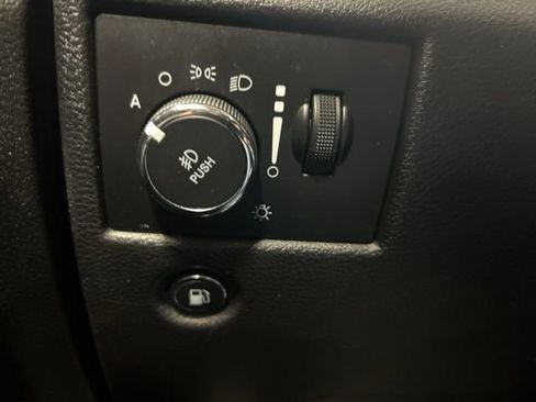 Used 2020 Jeep Grand Cherokee Limited X image 26