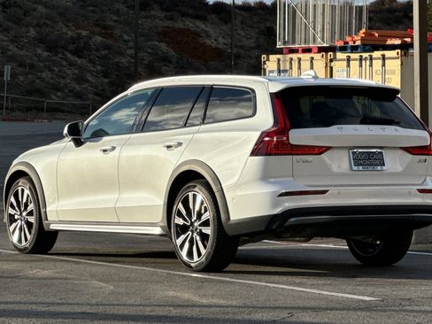 New 2026 Volvo V60 B5 Cross Country Ultra w/ Protection Package Premier image 3