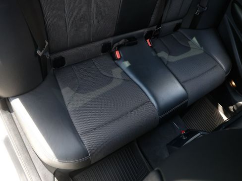 Used 2018 BMW M3 RWD image 16