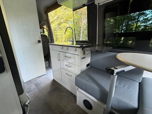 Used 2016 Mercedes-Benz Sprinter 2500 image 12