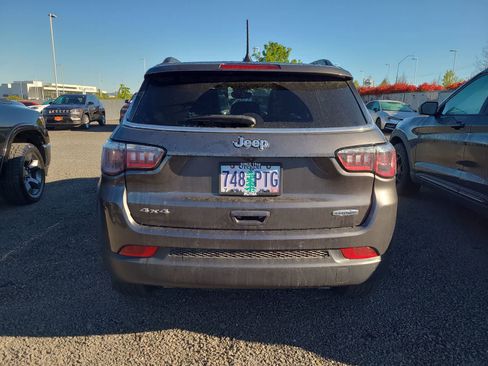 Used 2023 Jeep Compass Latitude w/ Convenience Group image 12