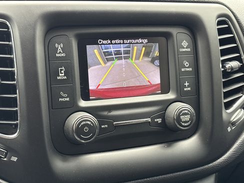 Used 2018 Jeep Compass Sport image 23