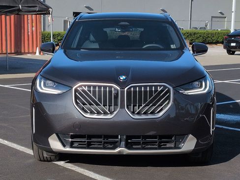 Used 2025 BMW X3 xDrive30i w/ Premium Package image 3