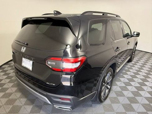 Used 2024 Honda Pilot Elite image 6