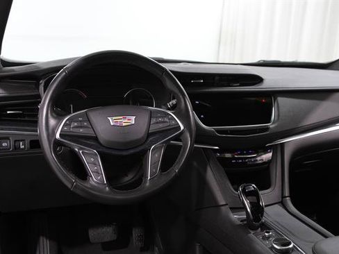 Used 2023 Cadillac XT5 Premium Luxury image 6