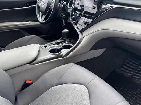 Used 2023 Toyota Camry LE image 31