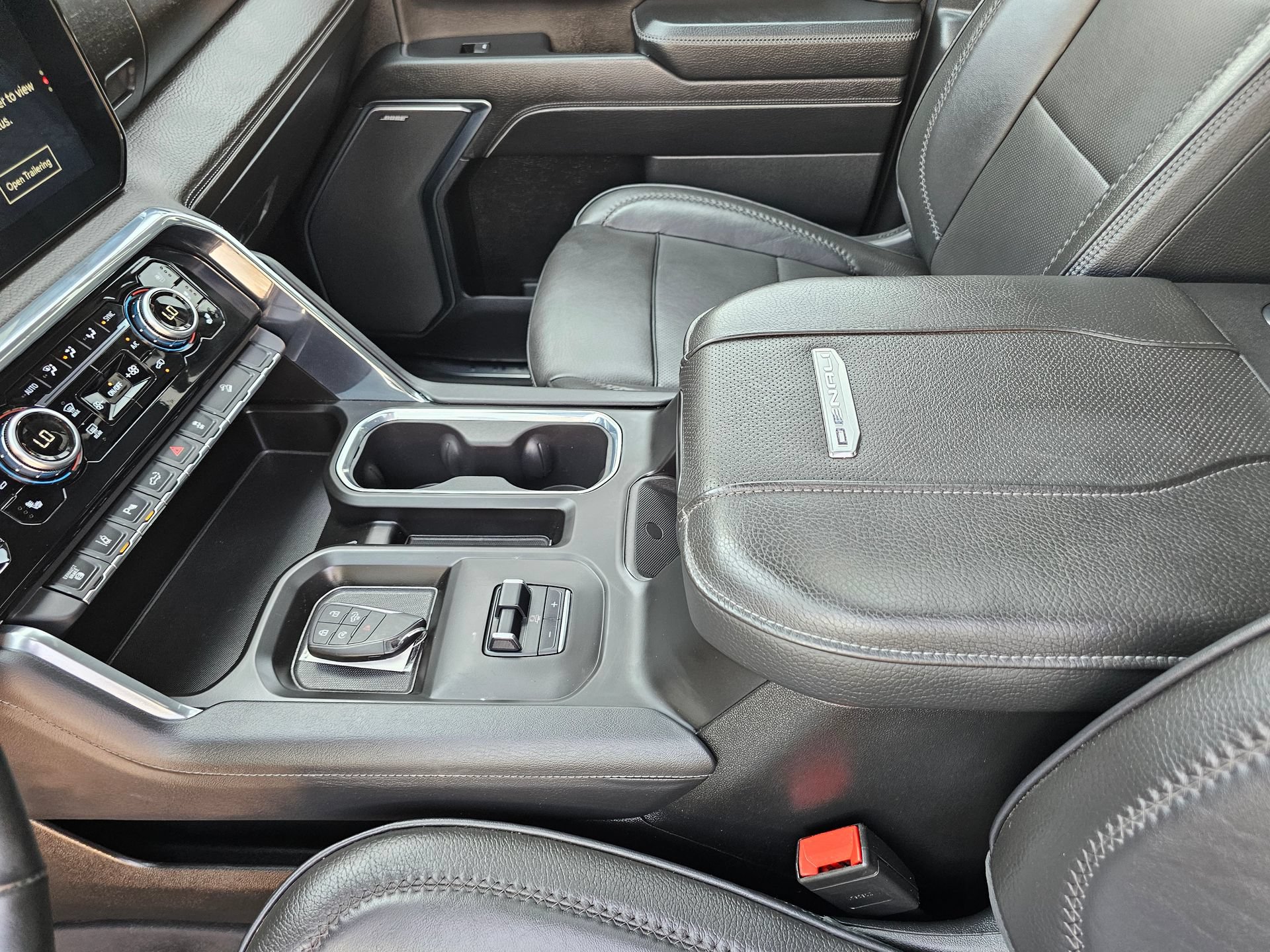Used 2024 GMC Sierra 2500 Denali w/ Denali Reserve Package AWD/4WD image 29