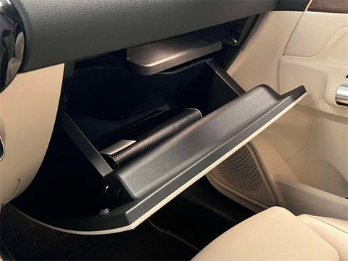 Certified 2022 Mercedes-Benz GLA 250 4MATIC image 33