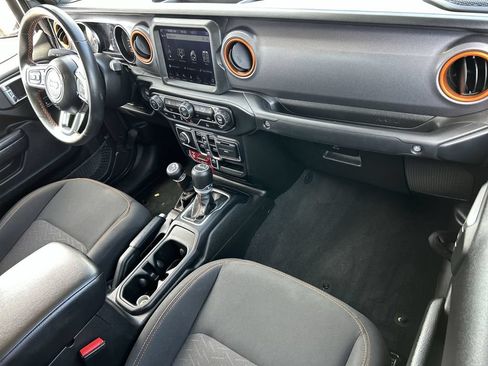Used 2023 Jeep Gladiator Mojave AWD/4WD image 28