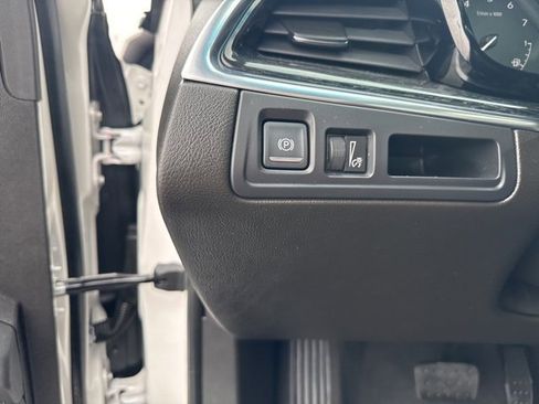 Used 2022 Cadillac XT5 Premium Luxury image 24