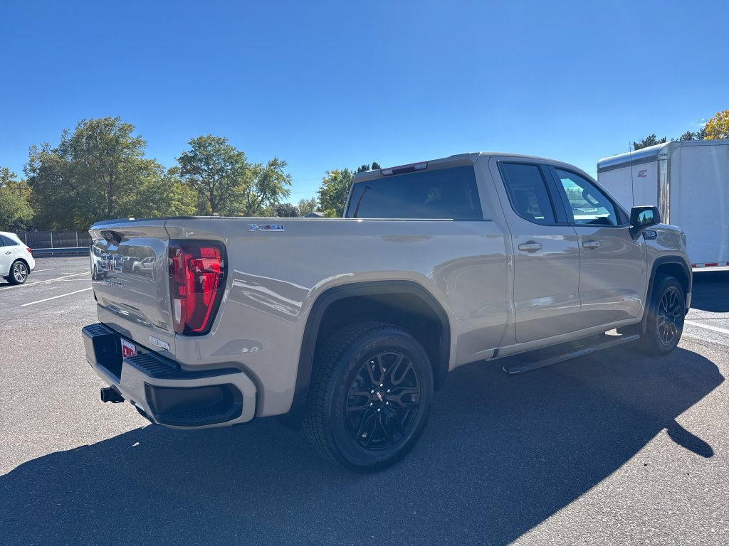 Used 2023 GMC Sierra 1500 Elevation AWD/4WD image 5