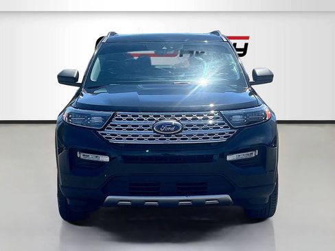 Used 2022 Ford Explorer XLT w/ Equipment Group 202A AWD/4WD image 2