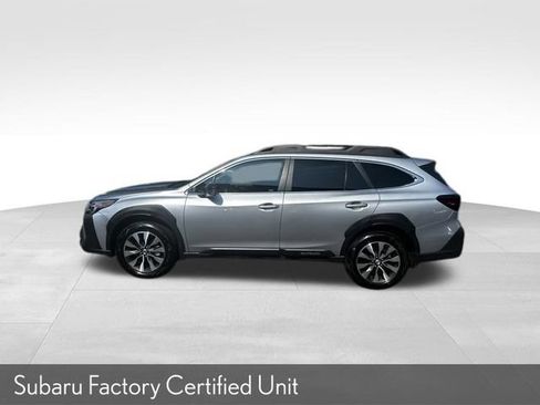 Used 2025 Subaru Outback Limited AWD/4WD image 5