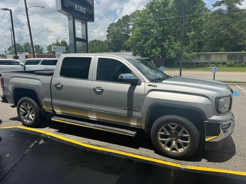 Used 2018 GMC Sierra 1500 SLT AWD/4WD image 5