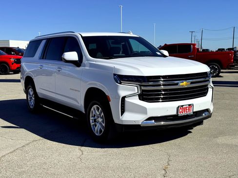 Used 2024 Chevrolet Suburban LT image 4