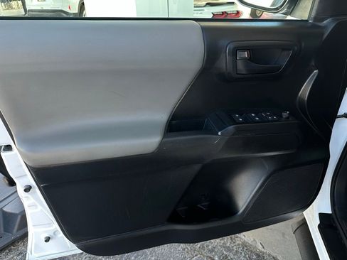 Used 2022 Toyota Tacoma SR image 11