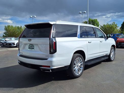 Used 2023 Cadillac Escalade ESV Premium Luxury AWD/4WD image 3