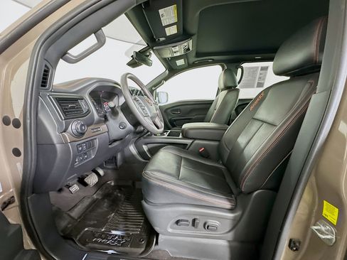 Used 2024 Nissan Titan PRO-4X w/ Pro-4x Convenience Package image 13