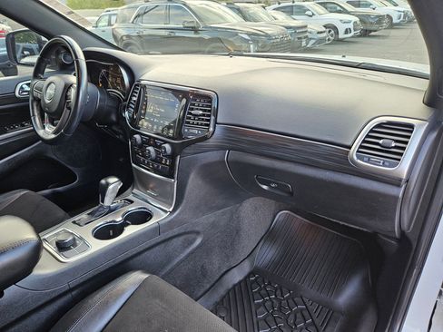 Used 2022 Jeep Grand Cherokee Laredo X AWD/4WD image 34
