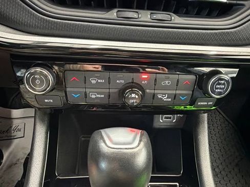 Used 2025 Jeep Compass Trailhawk AWD/4WD image 19