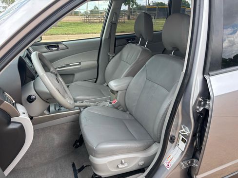 Used 2010 Subaru Forester 2.5XT Limited AWD/4WD image 10