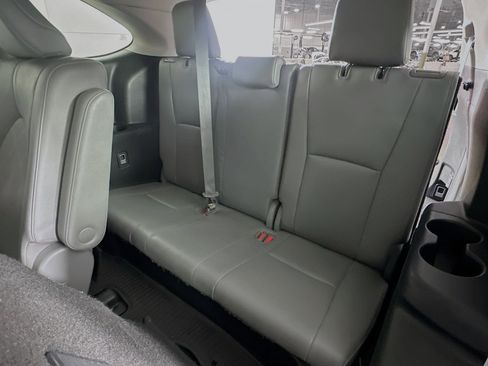Used 2020 Toyota Highlander Platinum AWD/4WD image 30