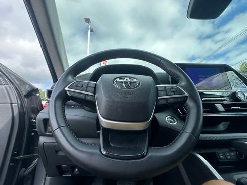 Certified 2024 Toyota Highlander LE image 18