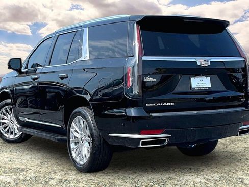 Used 2023 Cadillac Escalade Premium Luxury RWD image 4