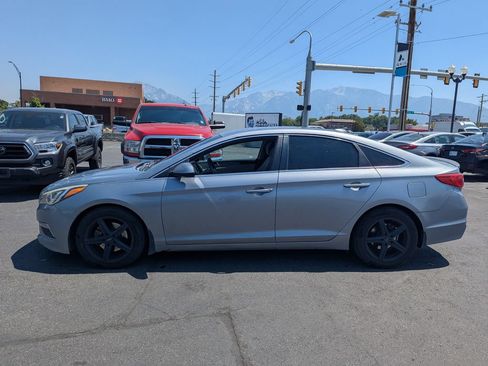 Used 2015 Hyundai Sonata SE w/ Option Group 09 FWD image 8