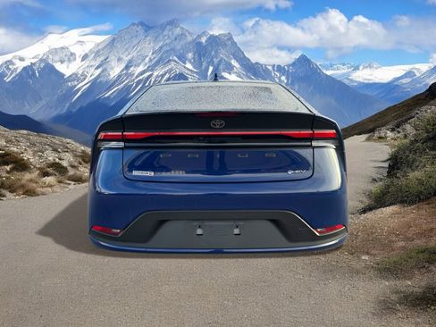 Used 2023 Toyota Prius LE image 4