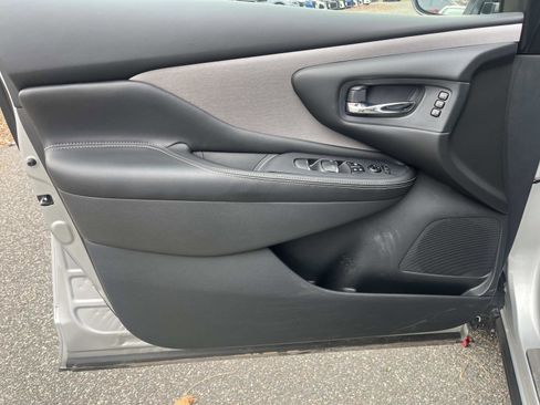 Used 2024 Nissan Murano SL image 17